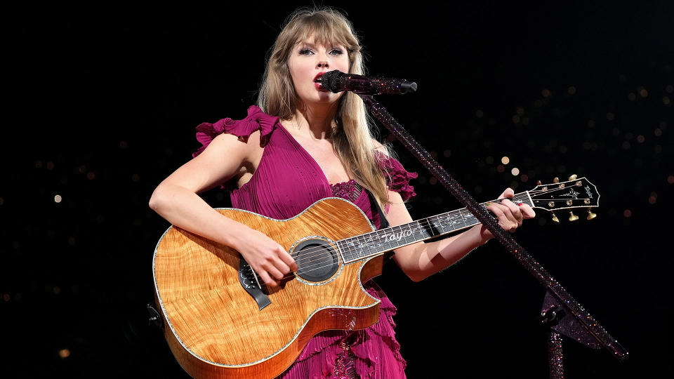 Learn easy Taylor Swift Songs on guitar